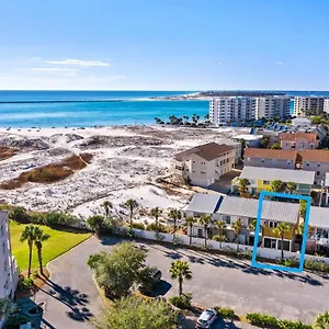 Side Retreat Holiday home Destin