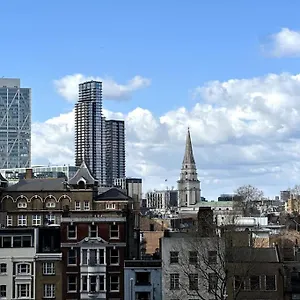 The Glamour Of Shoreditch Apartment London